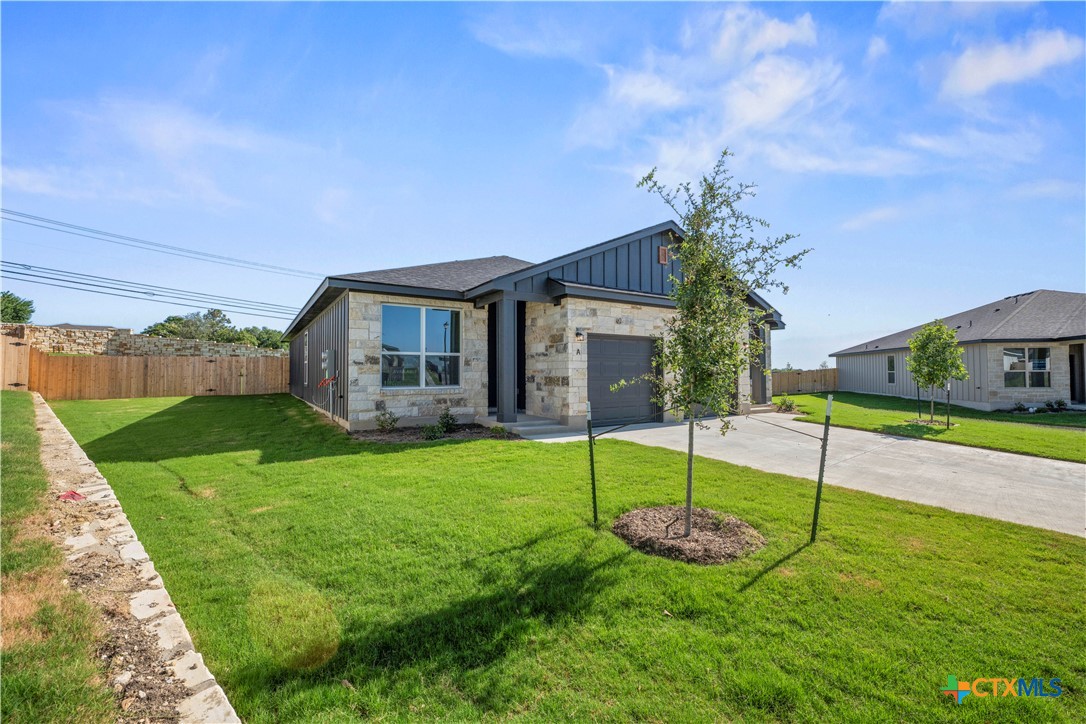 3804 Sugar Hackberry Trail Property Photo 2