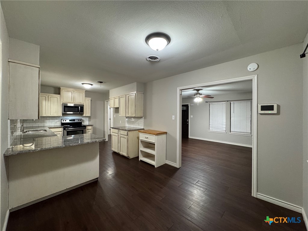 504 E Convent Street Property Photo 5