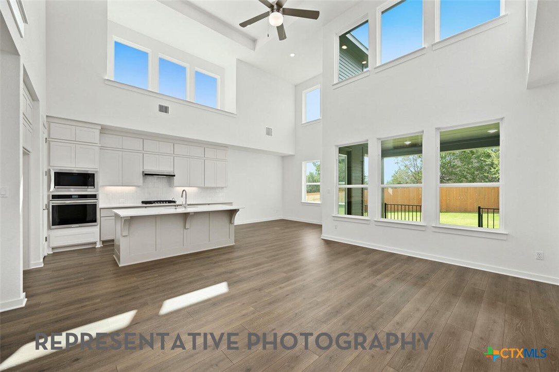 6301 Comanche Moon Trail Property Photo 6