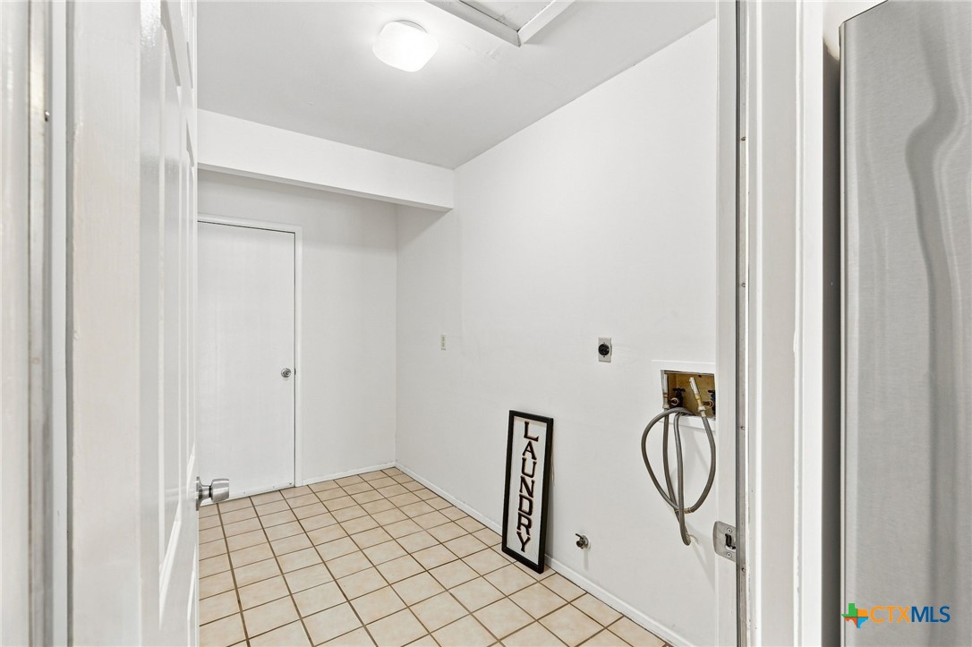 1702 E Messick Loop Property Photo 20
