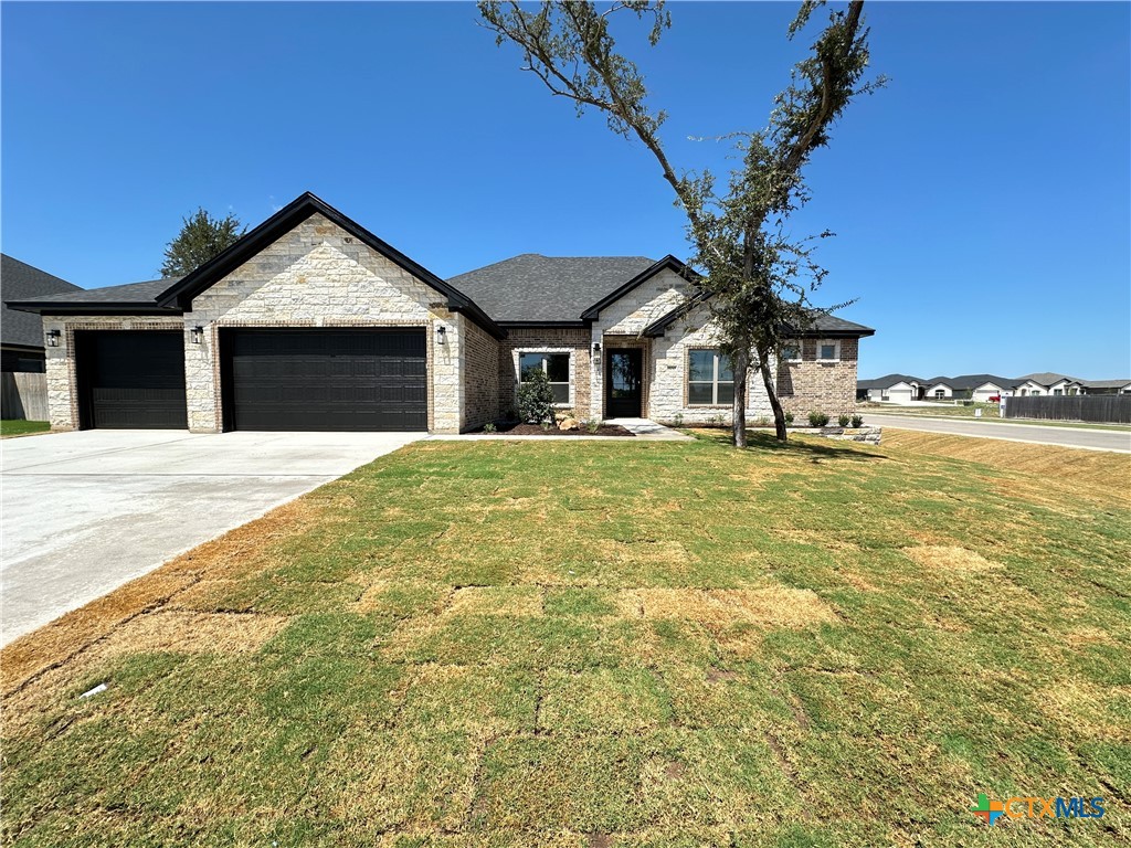 800 Eagle Heights Drive Property Photo 4