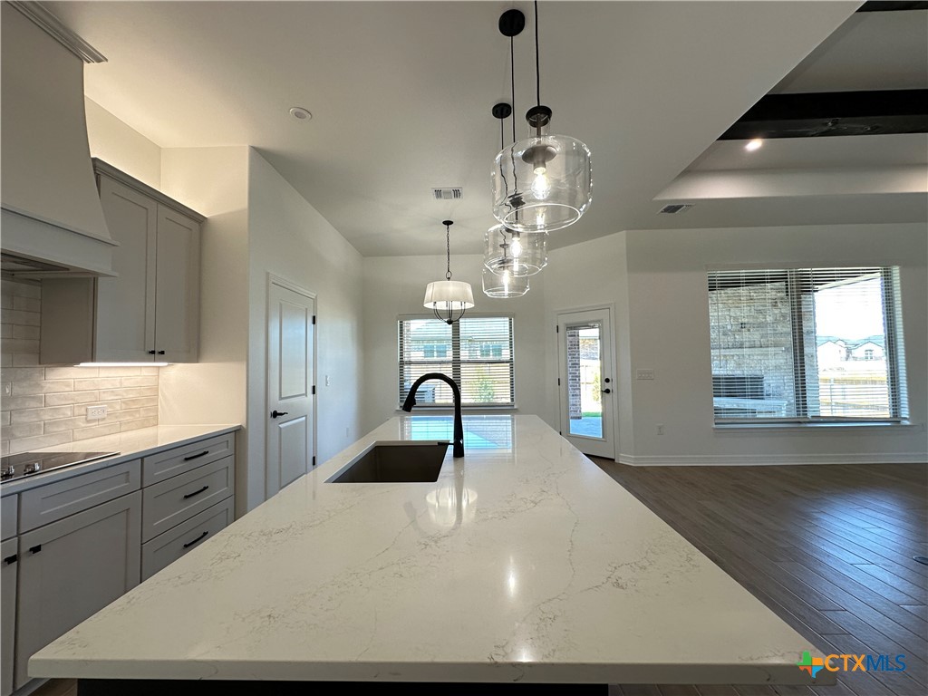 800 Eagle Heights Drive Property Photo 15