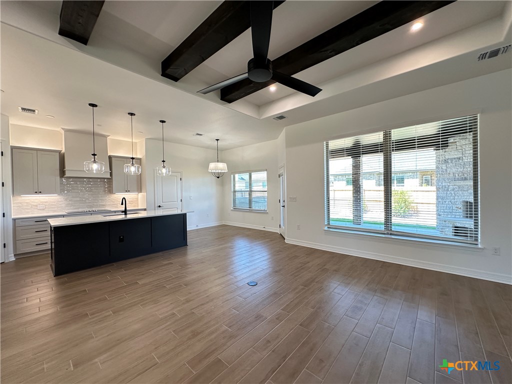 800 Eagle Heights Drive Property Photo 16