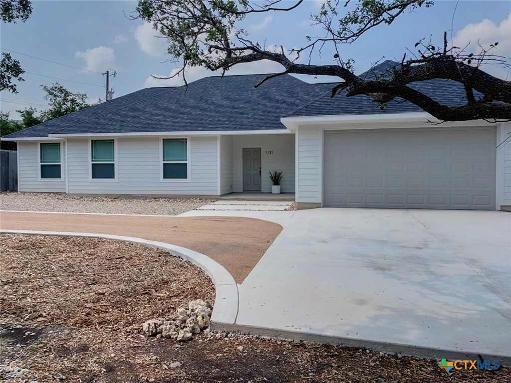 1131 Yaupon Drive Property Photo 5