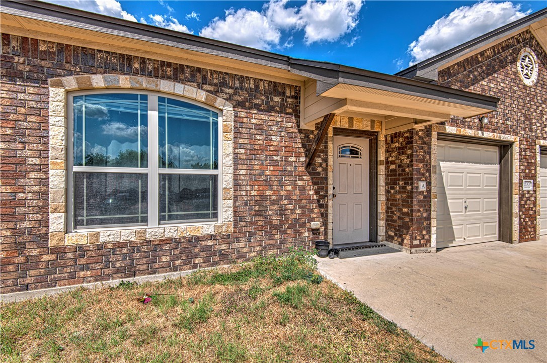 200 Sladecek Drive Property Photo 3