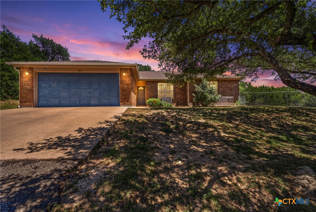 1816 Opal Lane Property Photo 1