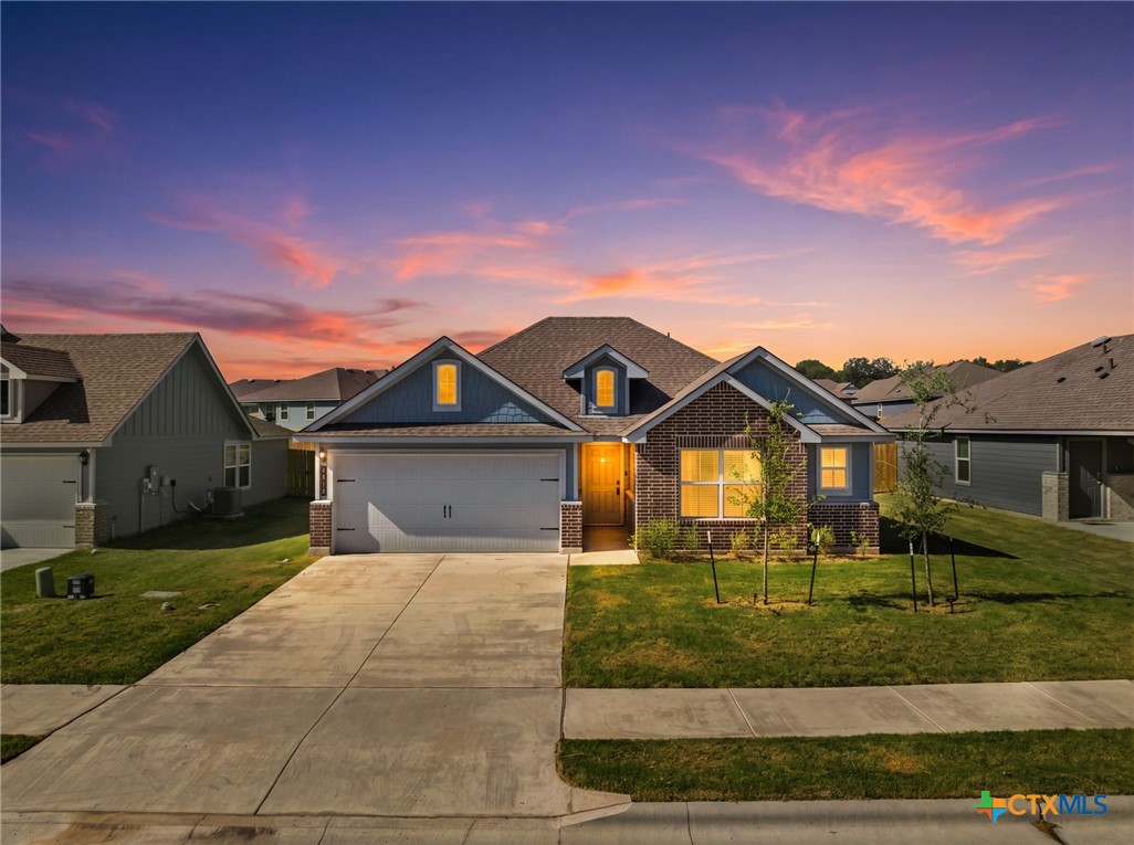 1916 Deodar Drive Property Photo 1