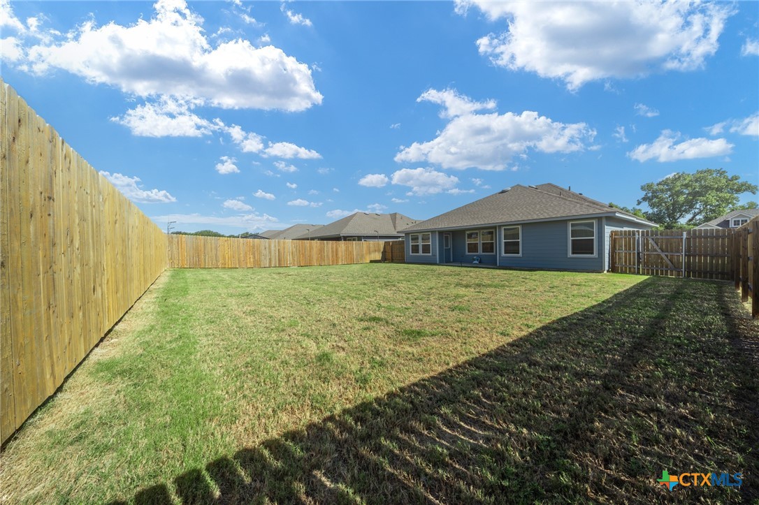 1916 Deodar Drive Property Photo 14