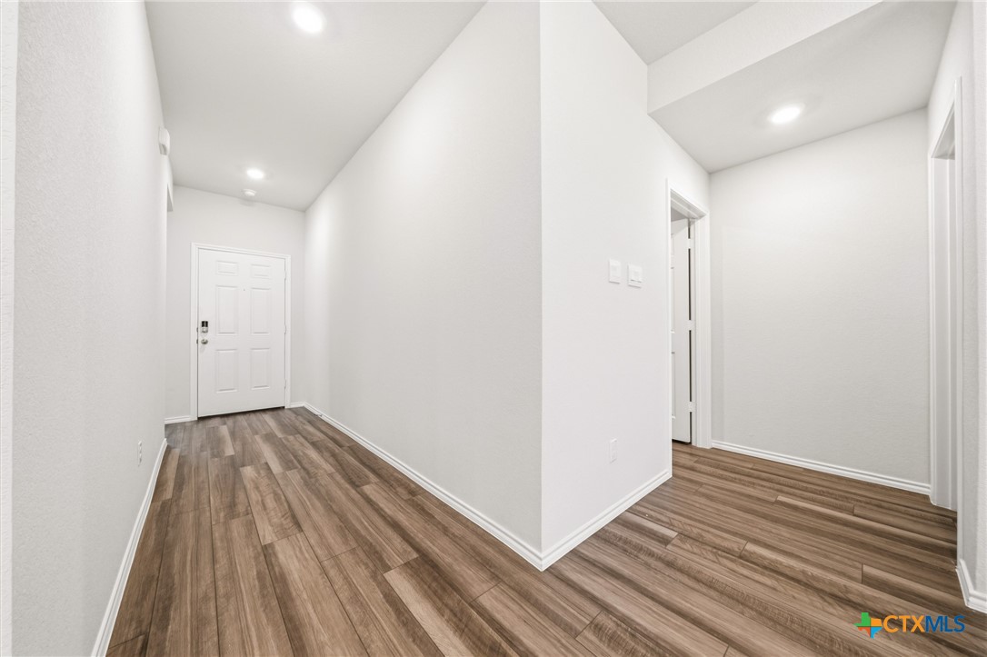 1916 Deodar Drive Property Photo 15