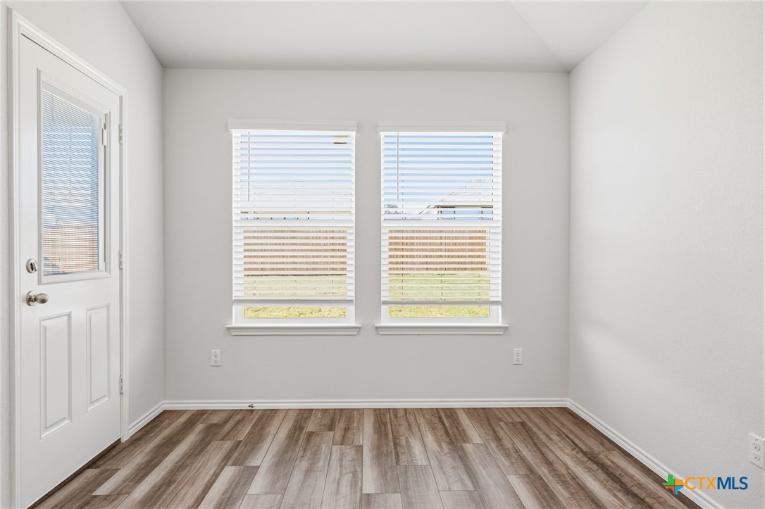 1916 Deodar Drive Property Photo 20