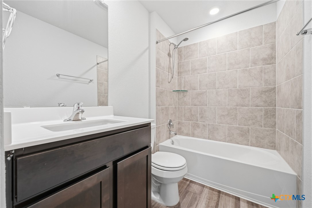 1916 Deodar Drive Property Photo 29