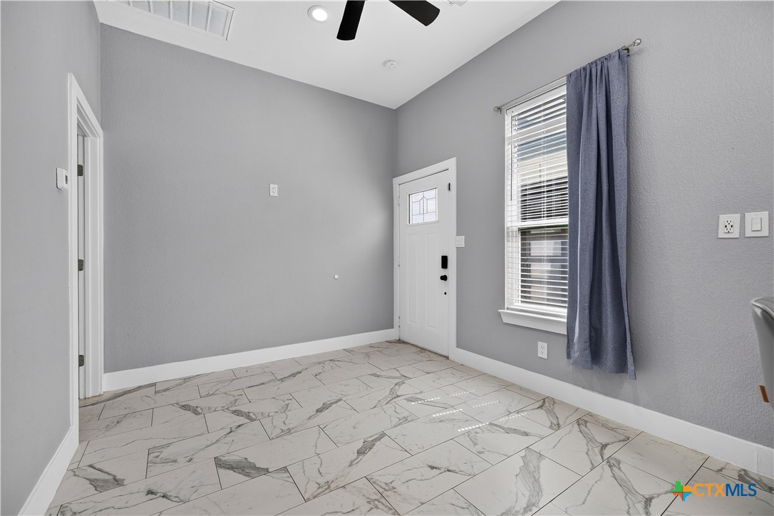 123 Zacate Street Property Photo 32