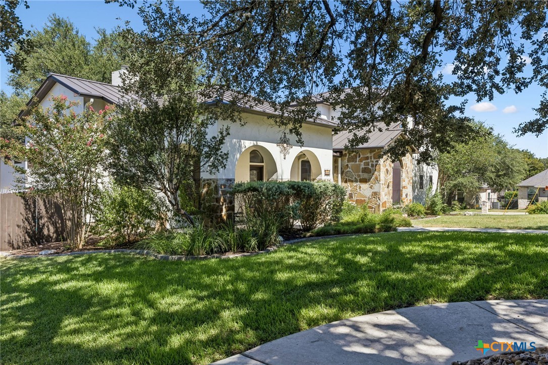 406 Marsh Oval Property Photo 1