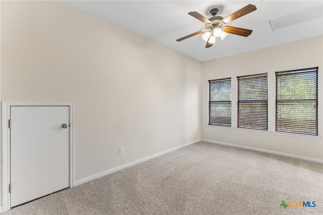 406 Marsh Oval Property Photo 26