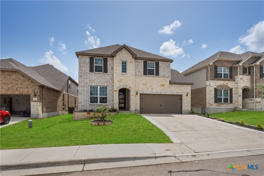 942 Blue Violet Property Photo 2