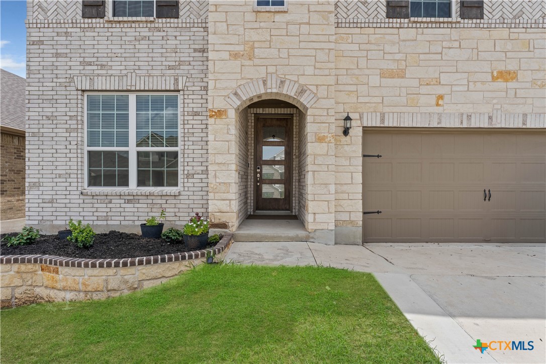 942 Blue Violet Property Photo 3