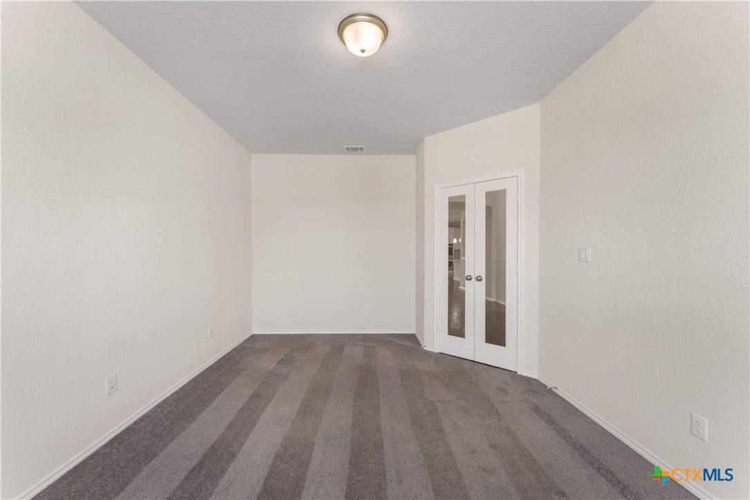 942 Blue Violet Property Photo 6