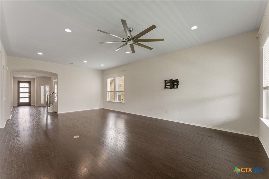 942 Blue Violet Property Photo 10