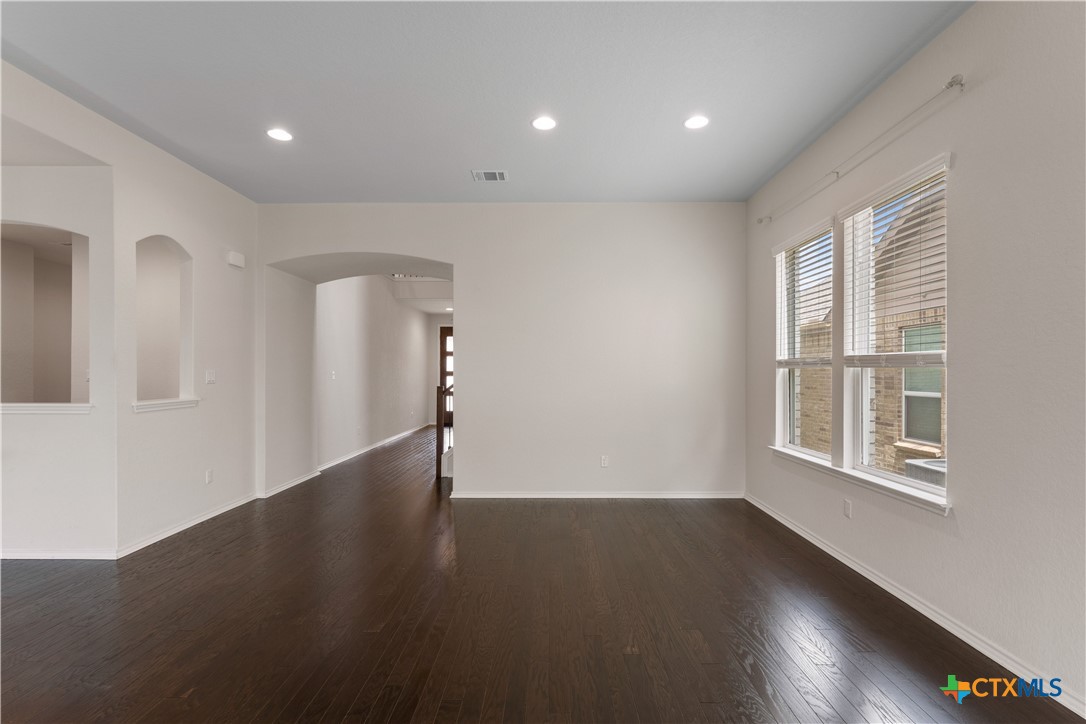 942 Blue Violet Property Photo 12