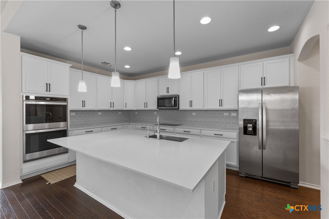 942 Blue Violet Property Photo 16