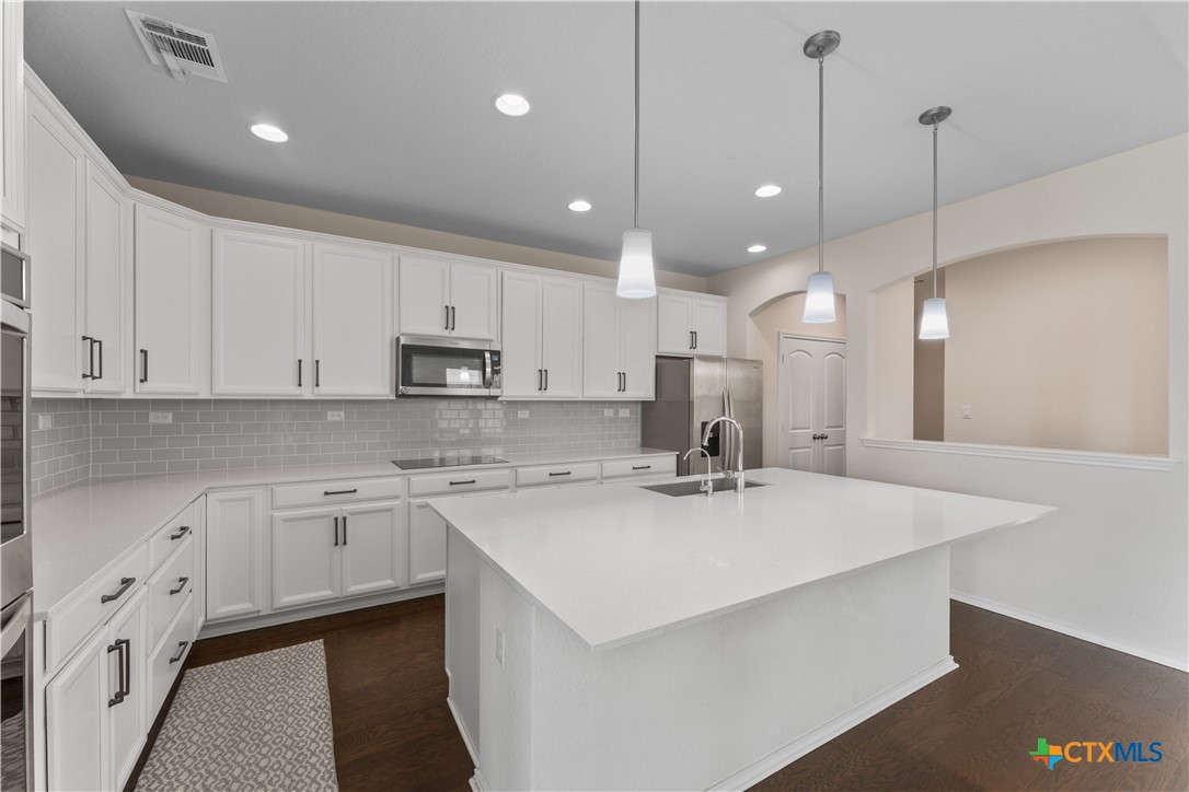 942 Blue Violet Property Photo 17