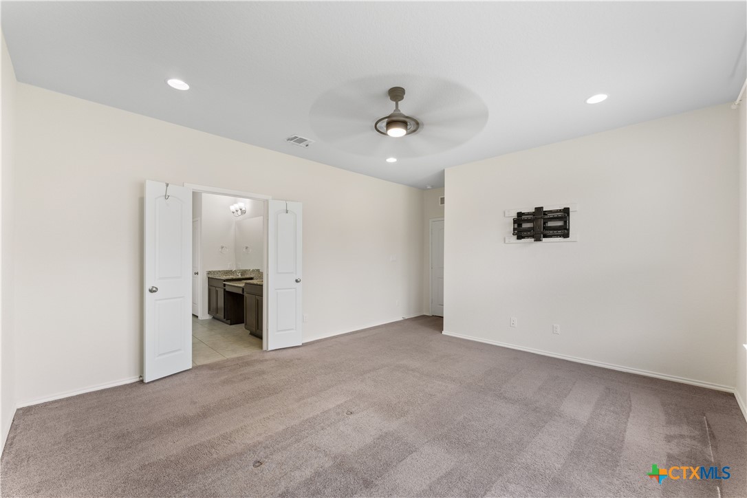 942 Blue Violet Property Photo 25