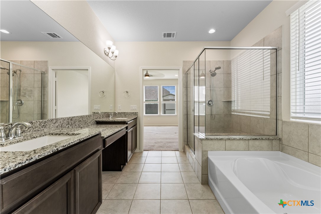 942 Blue Violet Property Photo 28