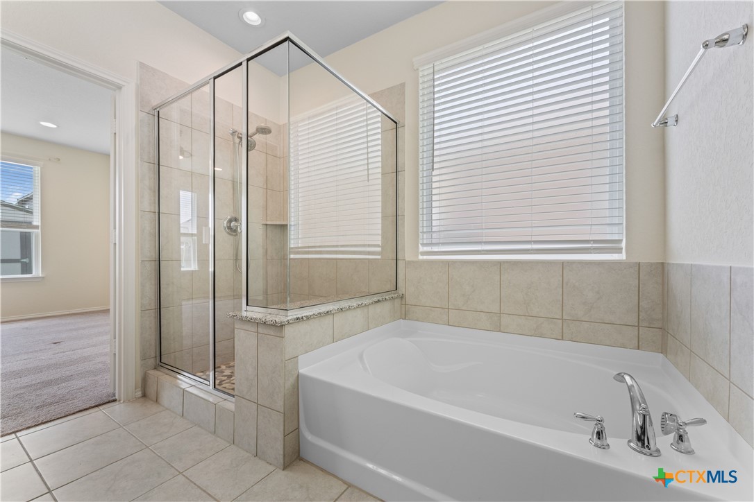 942 Blue Violet Property Photo 29