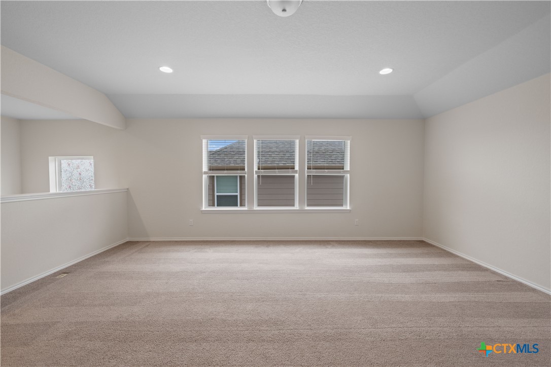 942 Blue Violet Property Photo 33