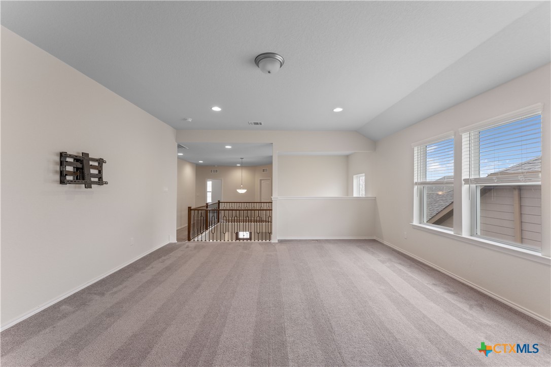 942 Blue Violet Property Photo 34