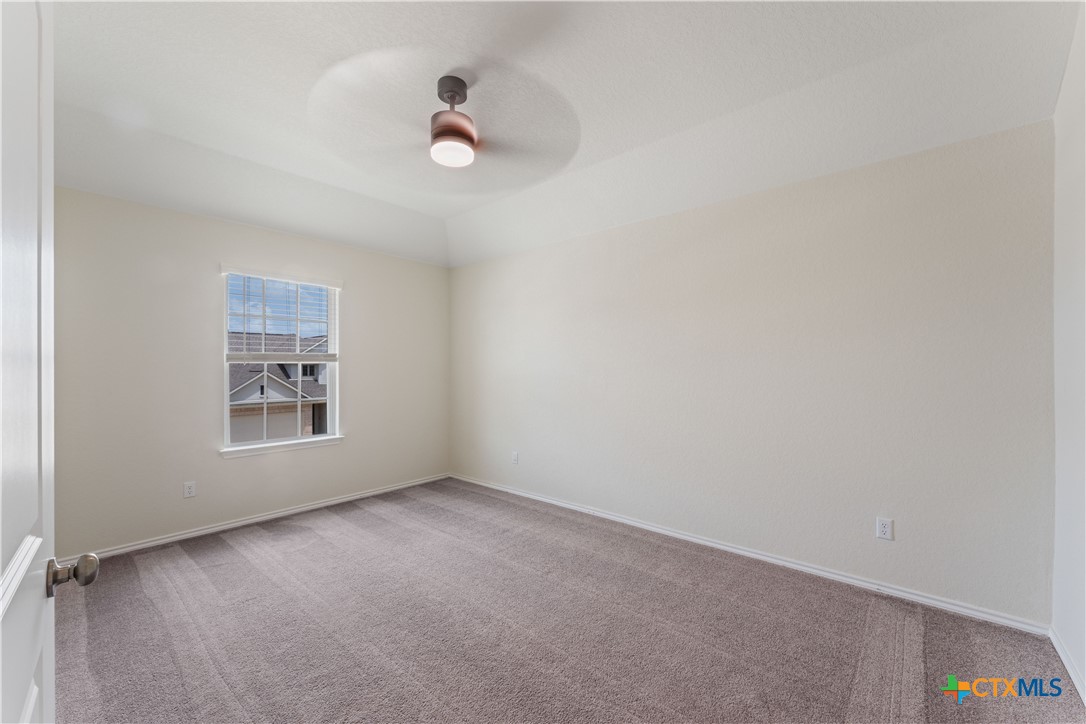 942 Blue Violet Property Photo 35