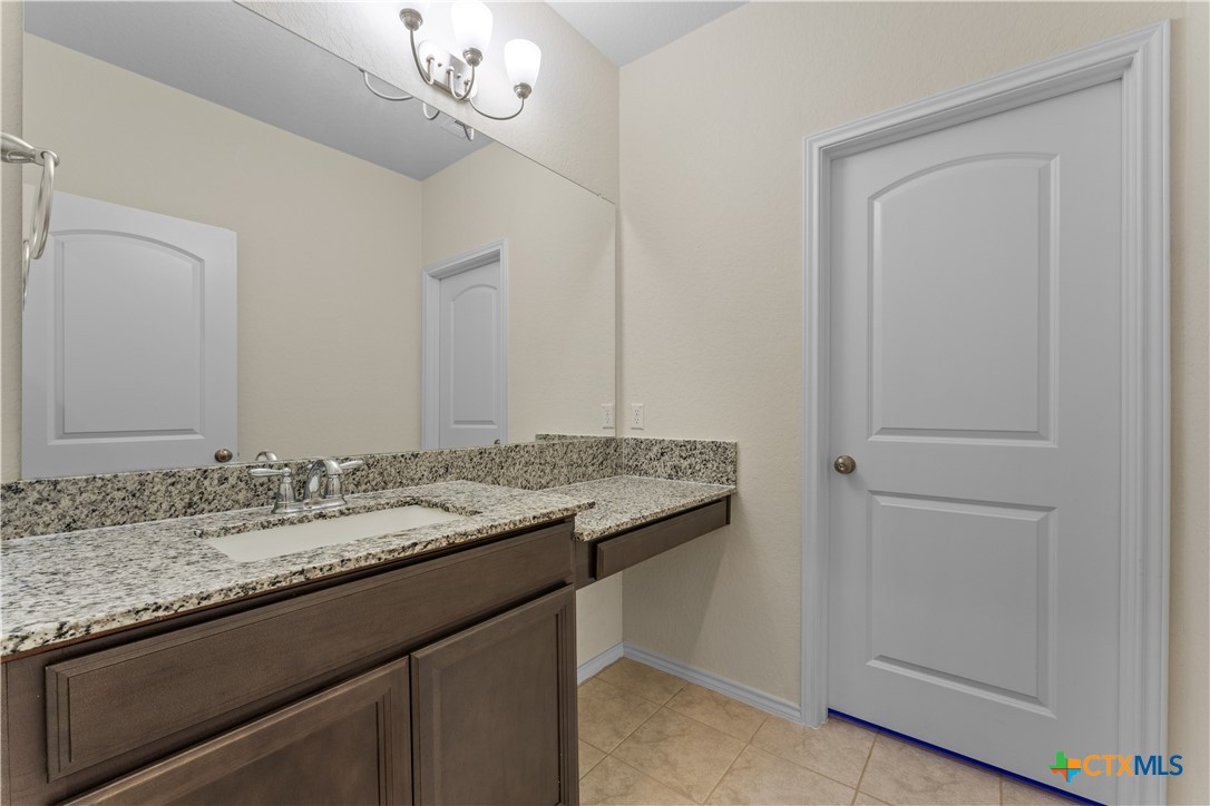 942 Blue Violet Property Photo 41