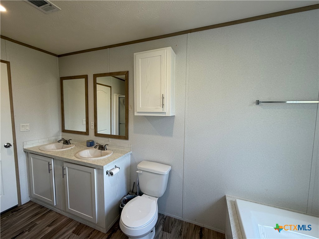 387 Adcock Road Property Photo 32