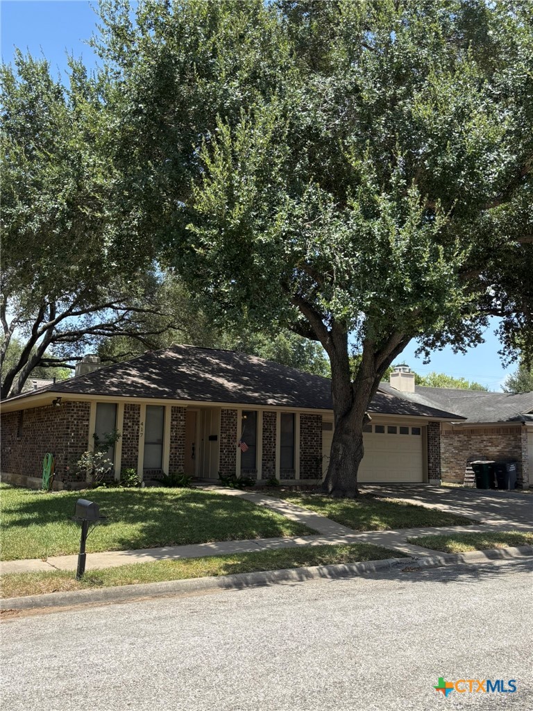 417 Ivanhoe Drive Property Photo 2