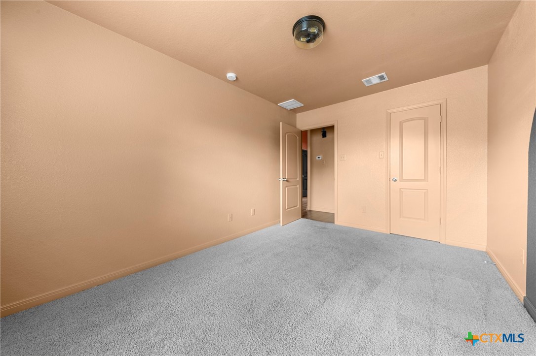 3409 Greyfriar Drive Property Photo 6