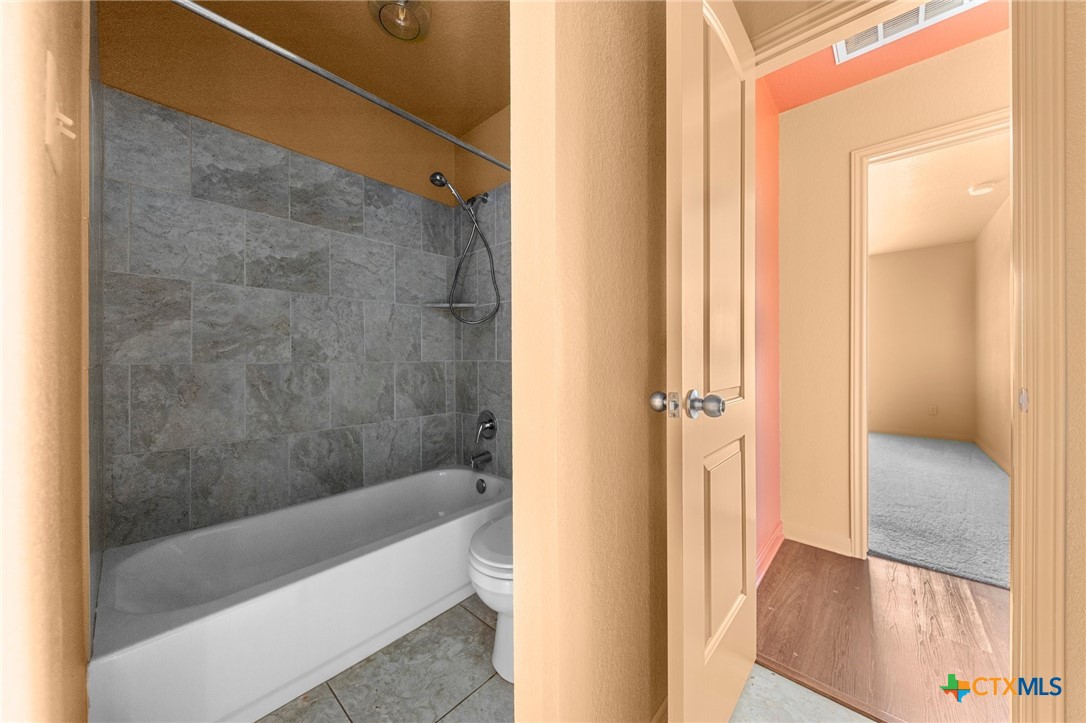 3409 Greyfriar Drive Property Photo 7