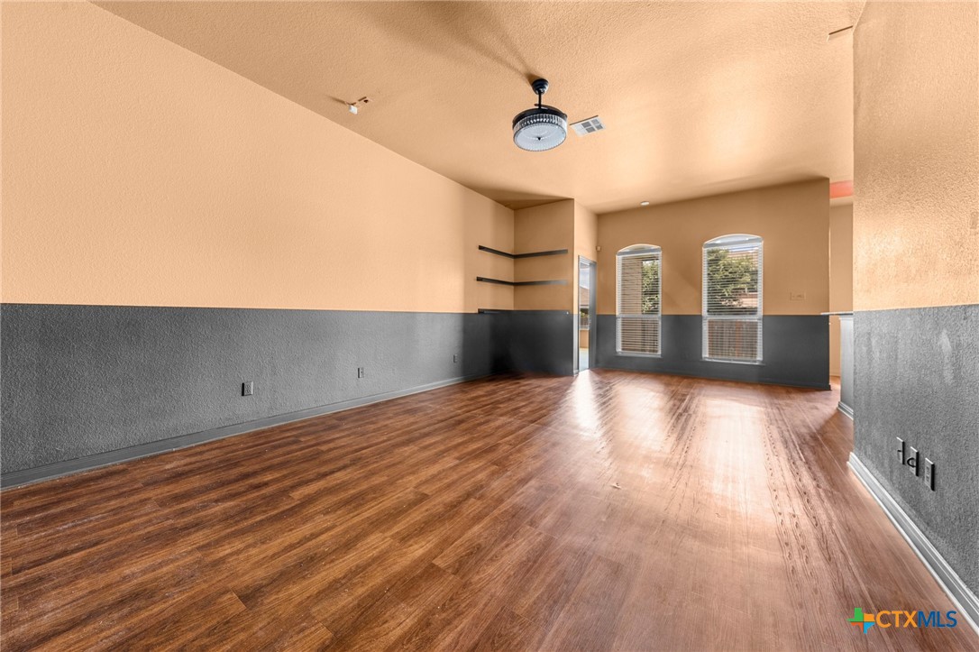 3409 Greyfriar Drive Property Photo 11