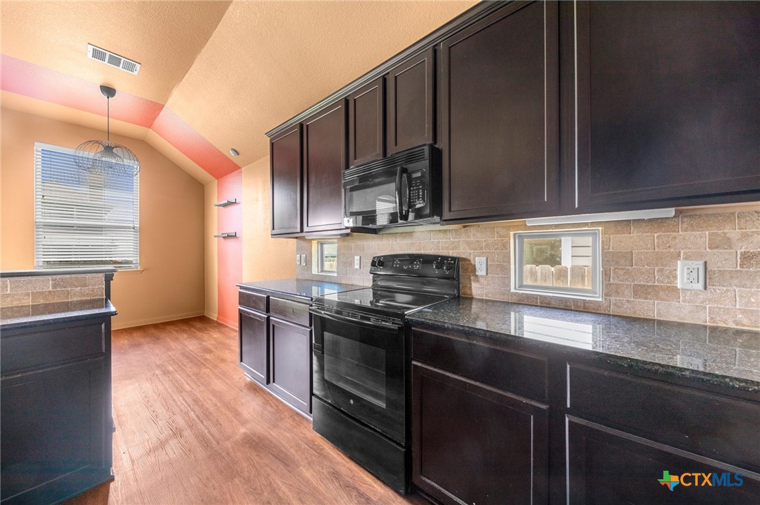 3409 Greyfriar Drive Property Photo 19