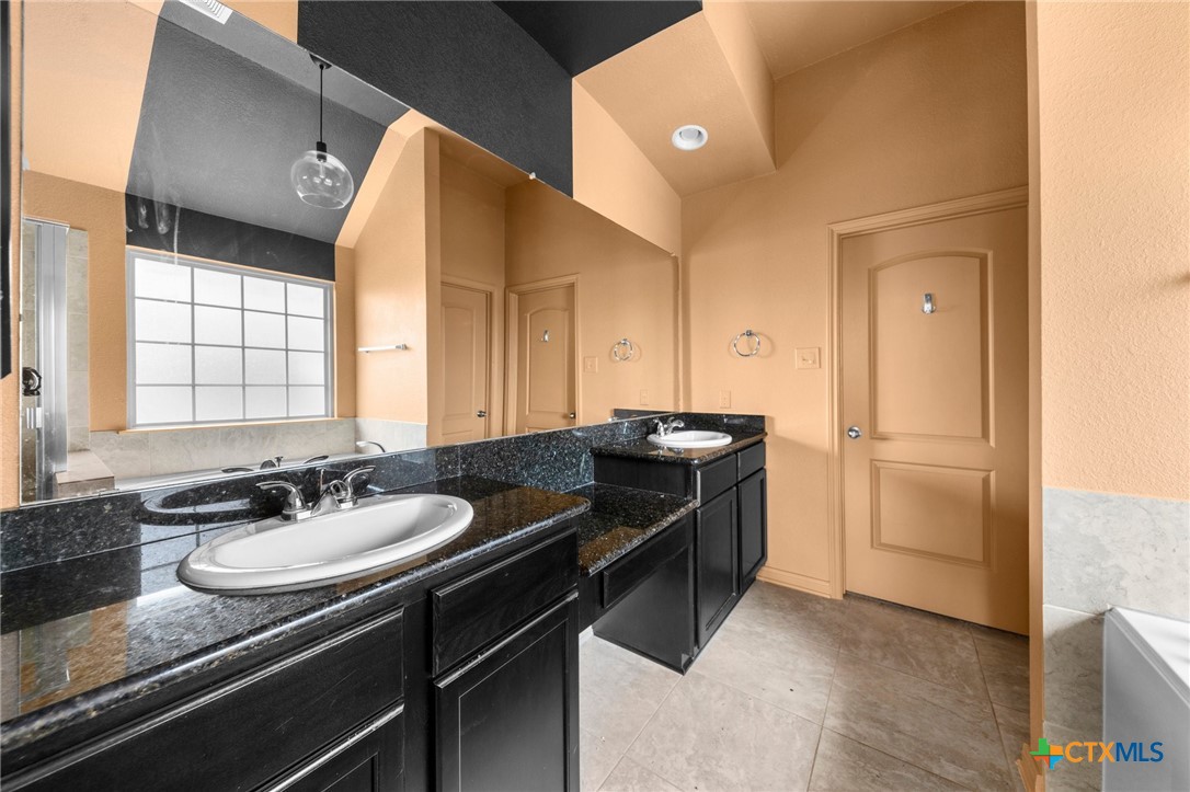 3409 Greyfriar Drive Property Photo 24