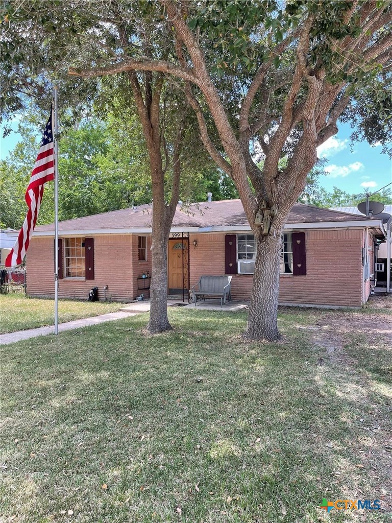 399 Pecan Street Property Photo 2