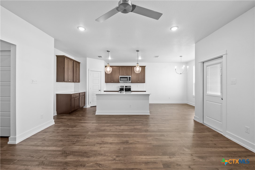 417 Mustang Loop Property Photo 4