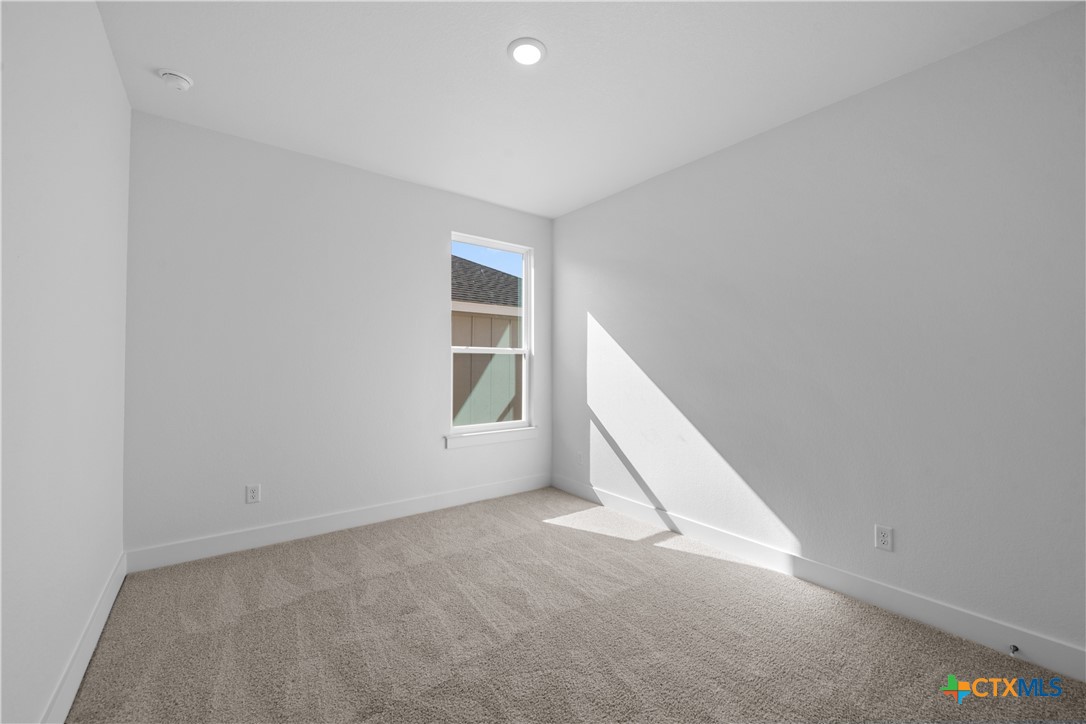 417 Mustang Loop Property Photo 11