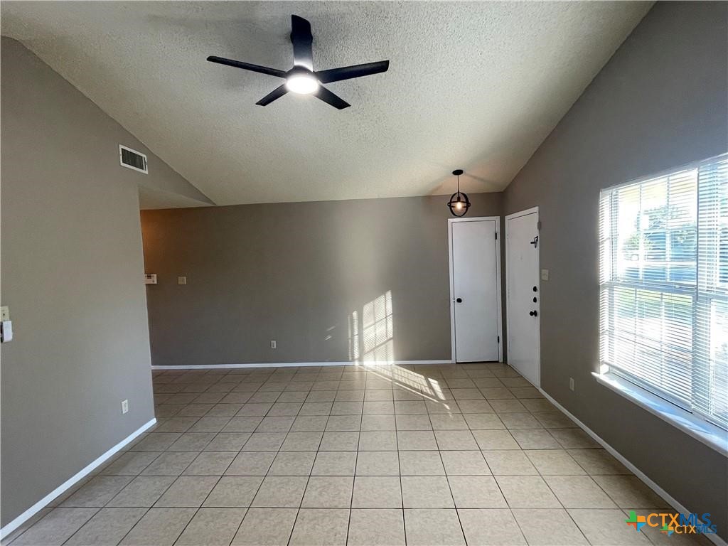 3605 Trotwood Trail Property Photo 6
