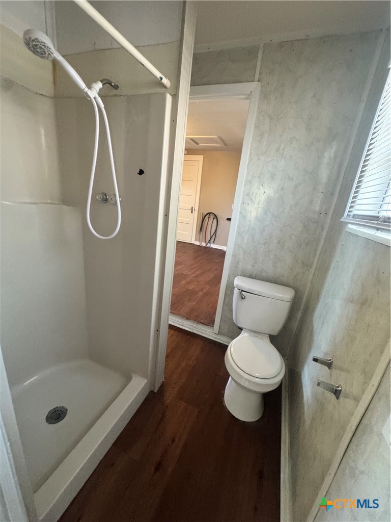 4711 N Main Street Property Photo 9