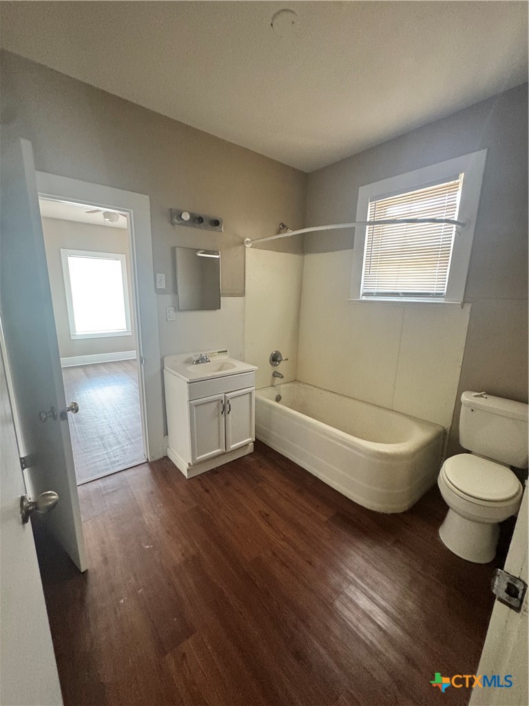 4711 N Main Street Property Photo 14