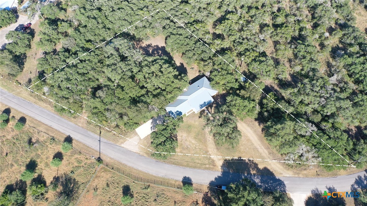608 W Mustang Lane Property Photo 3