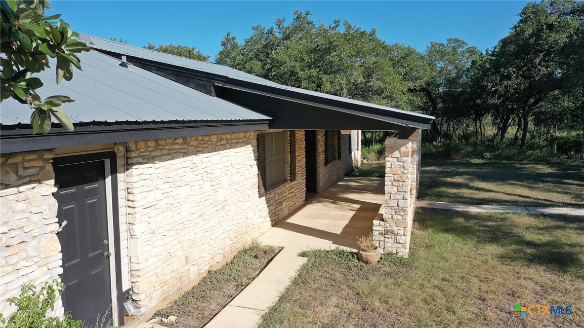 608 W Mustang Lane Property Photo 6
