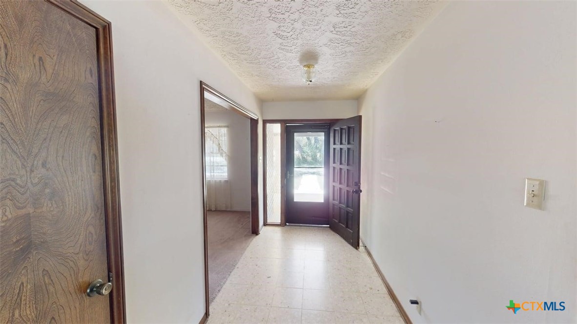 608 W Mustang Lane Property Photo 10