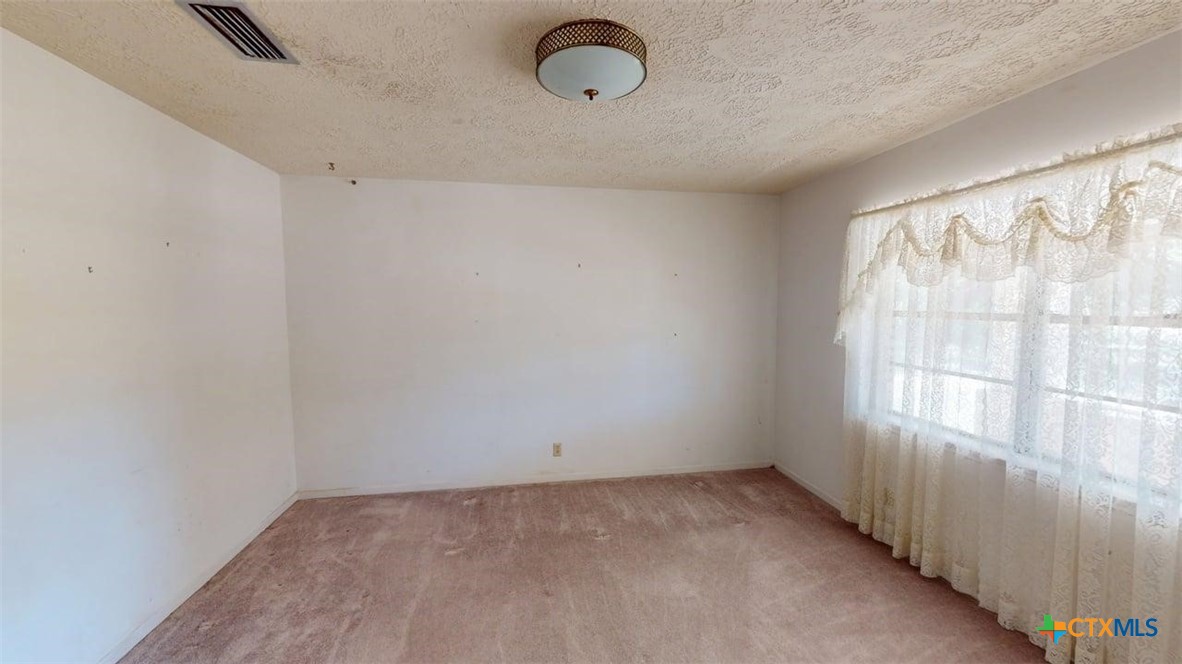 608 W Mustang Lane Property Photo 11