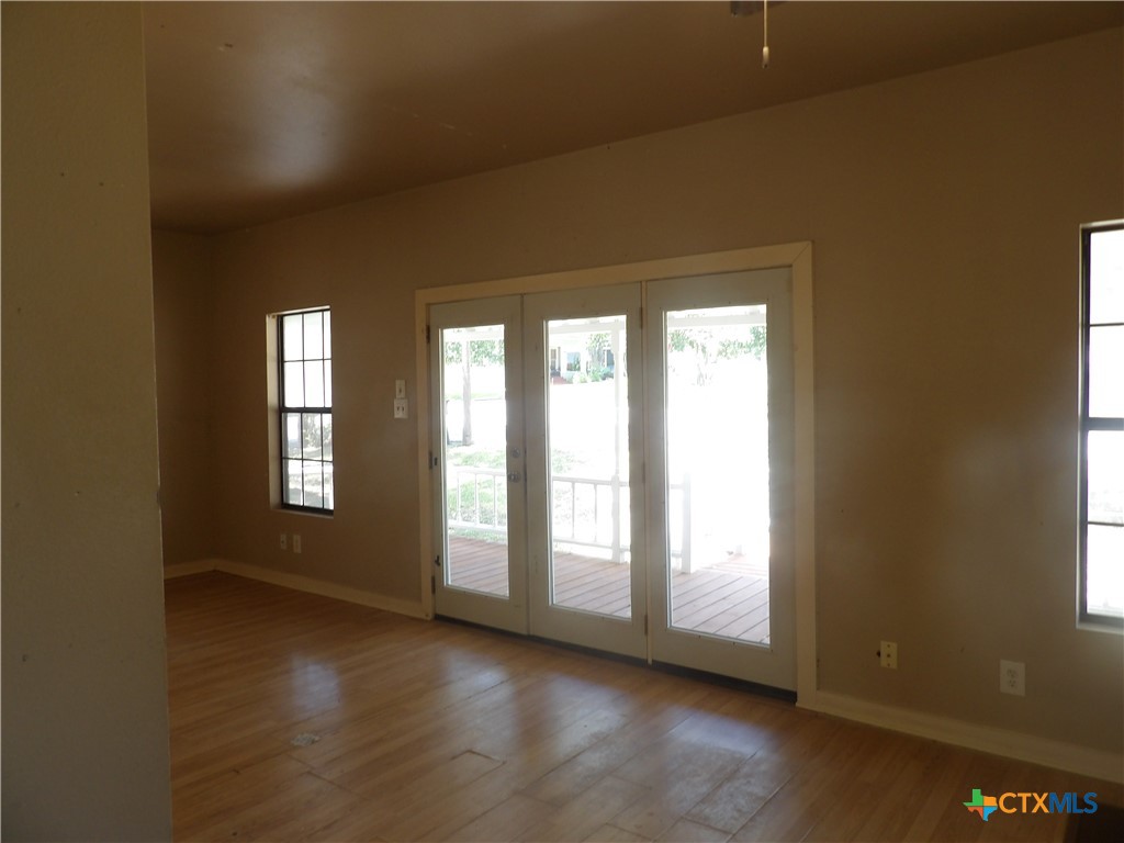 493 W Jahn Street Property Photo 3